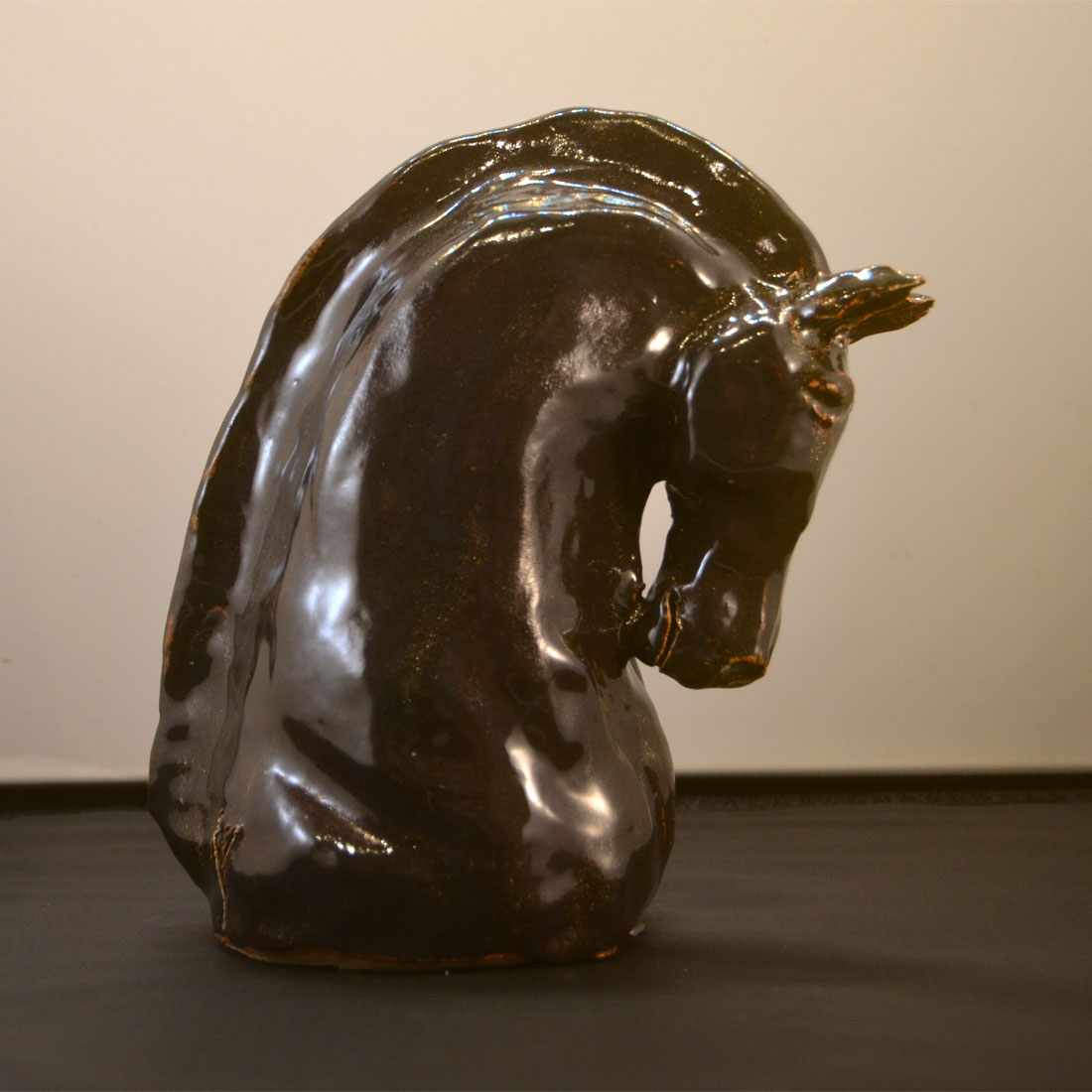 Hästhuvud i stengods