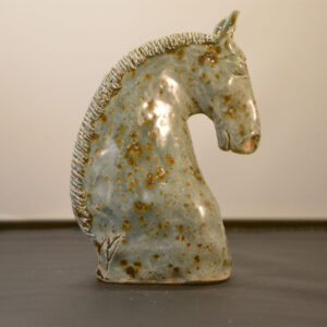 Hästhuvud i stengods