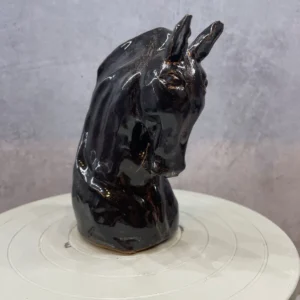 Hästhuvud i stengods