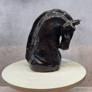 Hästhuvud i stengods