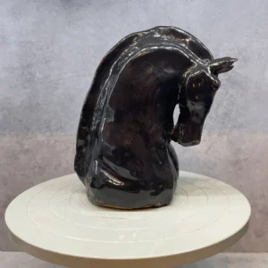 Hästhuvud i stengods